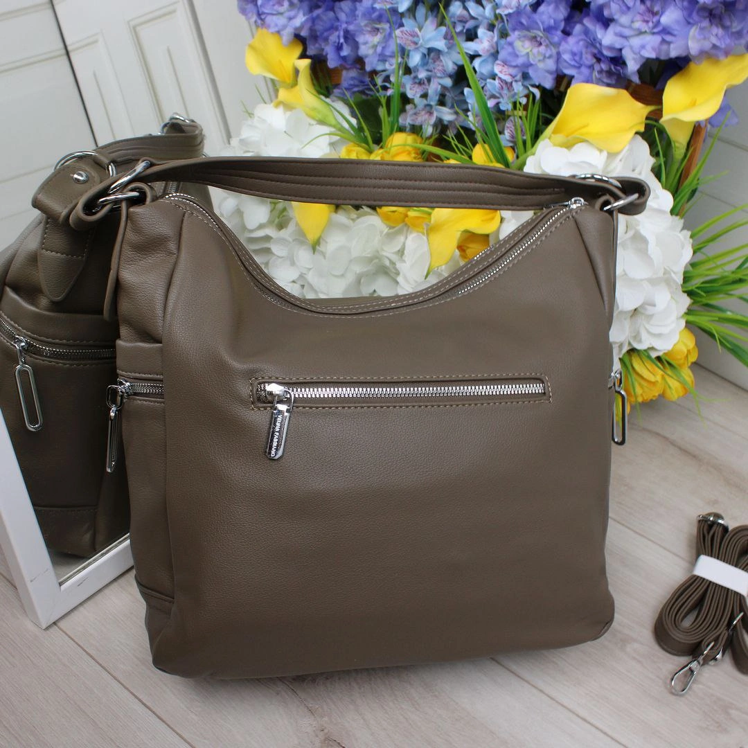 Жіноча сумка-мішок кольору капучіно для натхнення та зручності